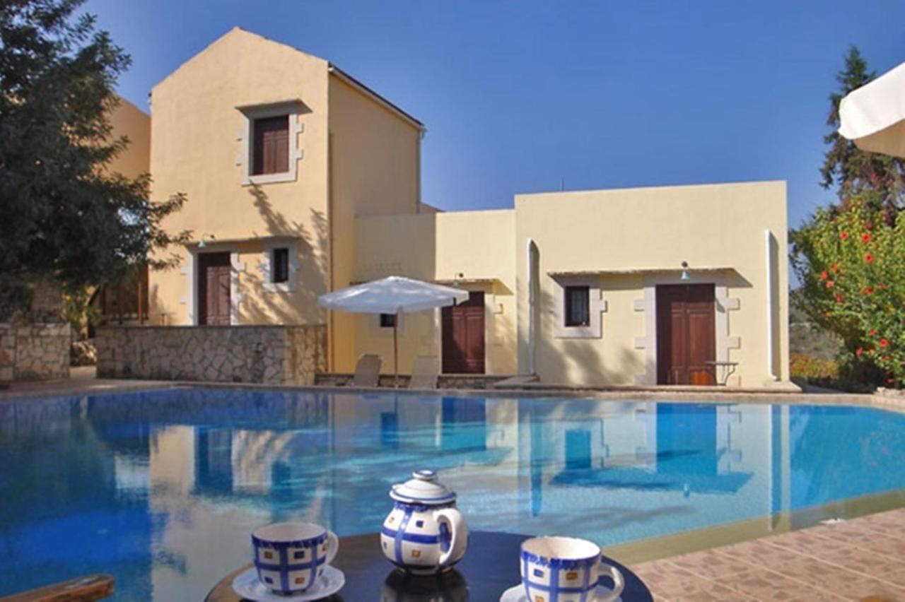 Heliopetra Independant Studios -Village Close To Beaches -Sharing A Large Pool Koprana 外观 照片